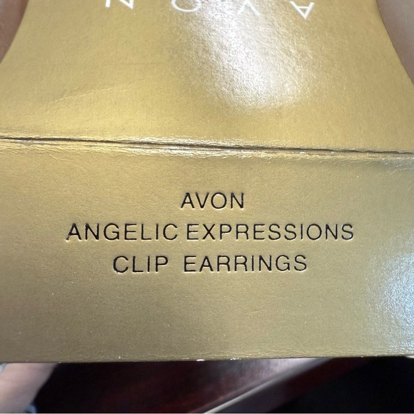 Avon “Angelic Expressions” clip Earrings with Rhinestone Accents NIB vintage - Picture 5 of 5